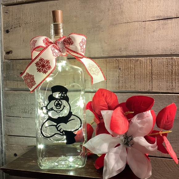 Hand Crafted- Frosty lantern - Picture 3 of 6